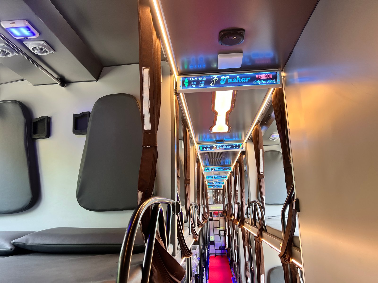 Bus Image 18